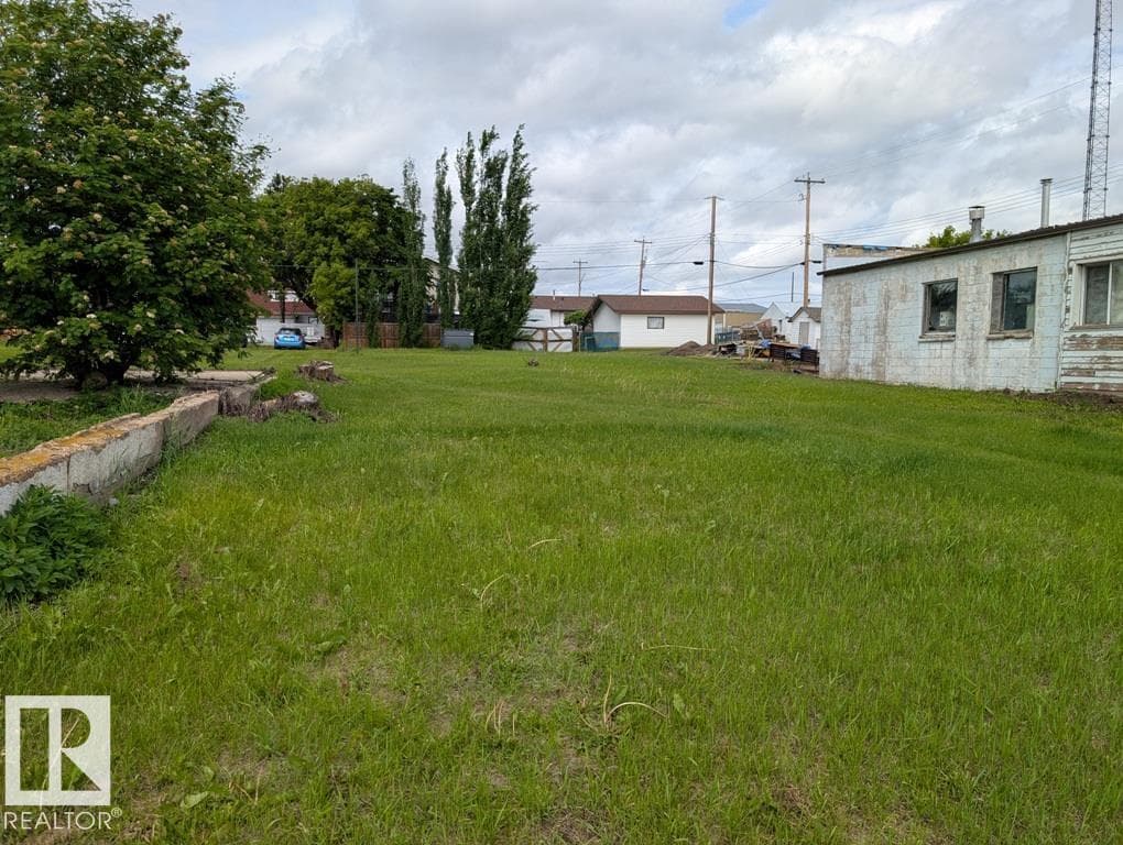 5016 49 AV