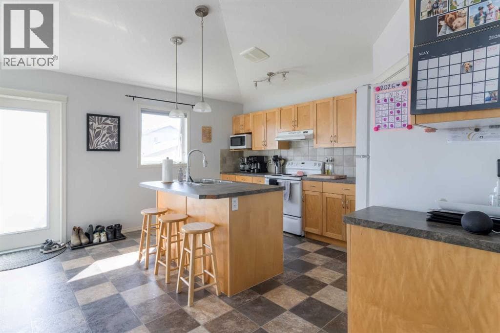 111 Mt Sundance Crescent W — photo 5