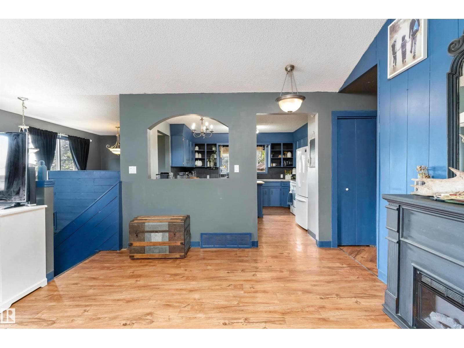 14 2 AV S — photo 4