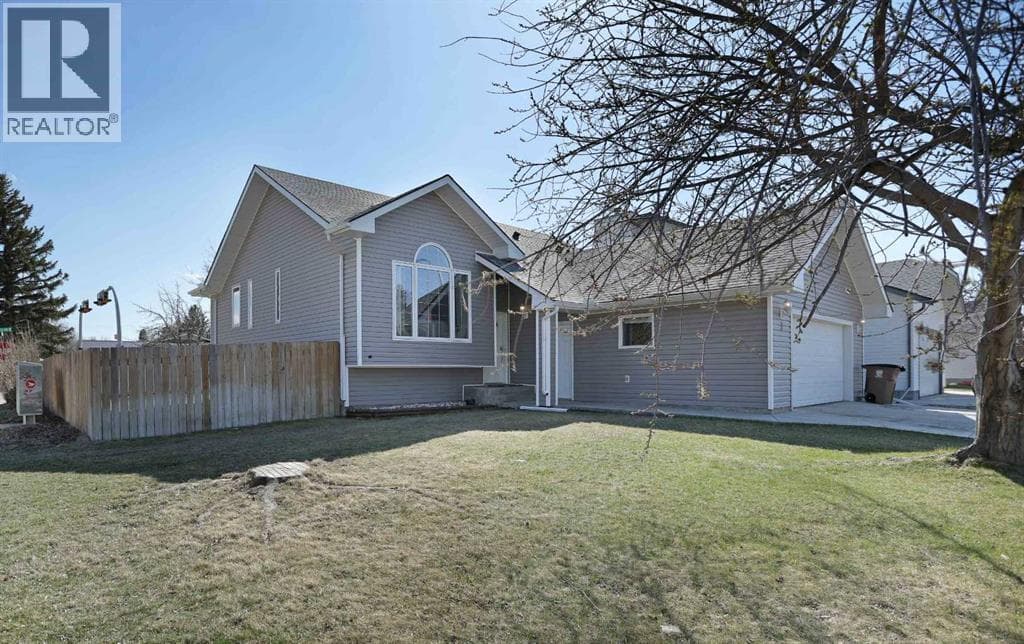 3 Prairie Meadows Road W — photo 2