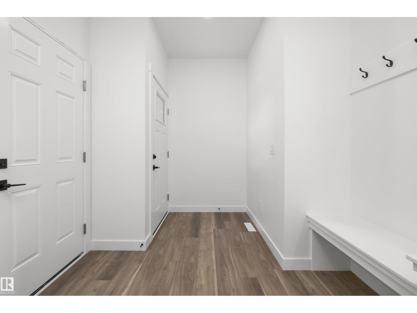 8608 183 AV NW — photo 4