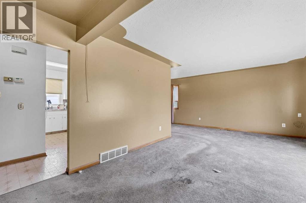 73 Mitchell Crescent NW — photo 5