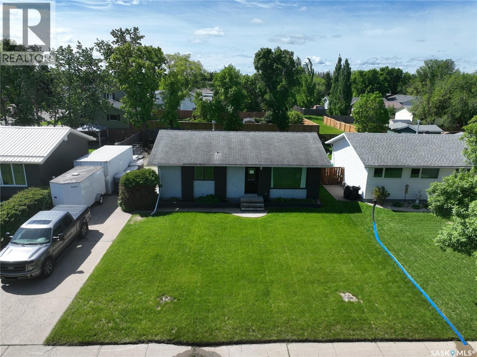 915 Maple DRIVE