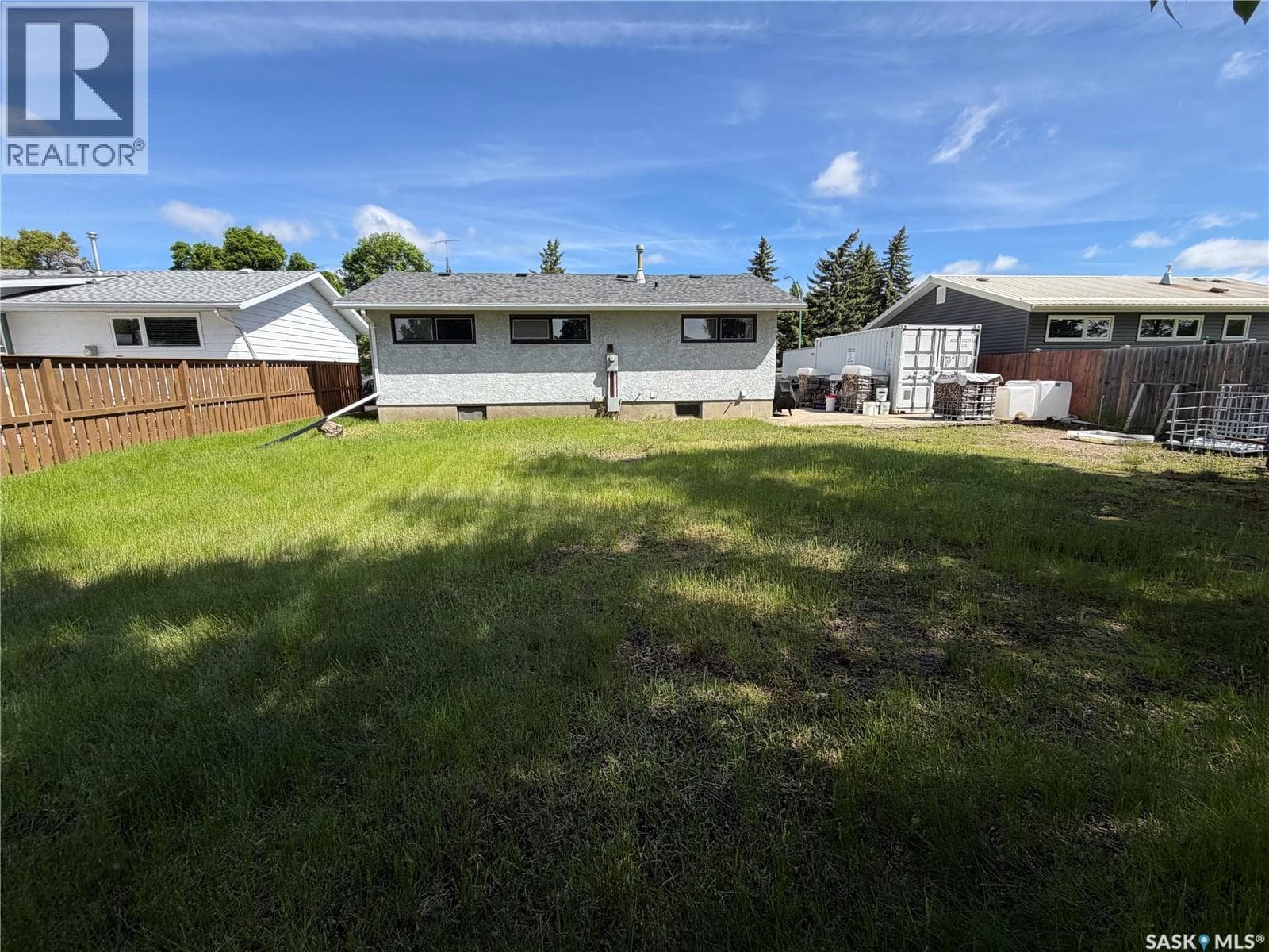 915 Maple DRIVE — photo 3