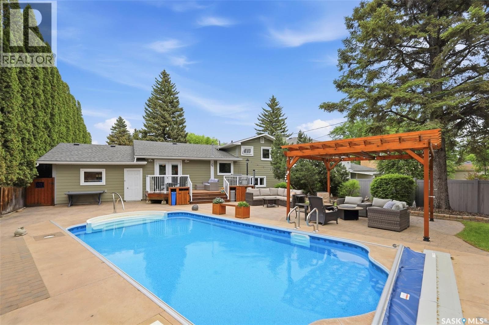 516 Lake CRESCENT