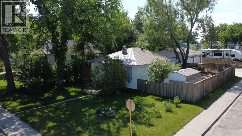 31 Spruce Avenue W