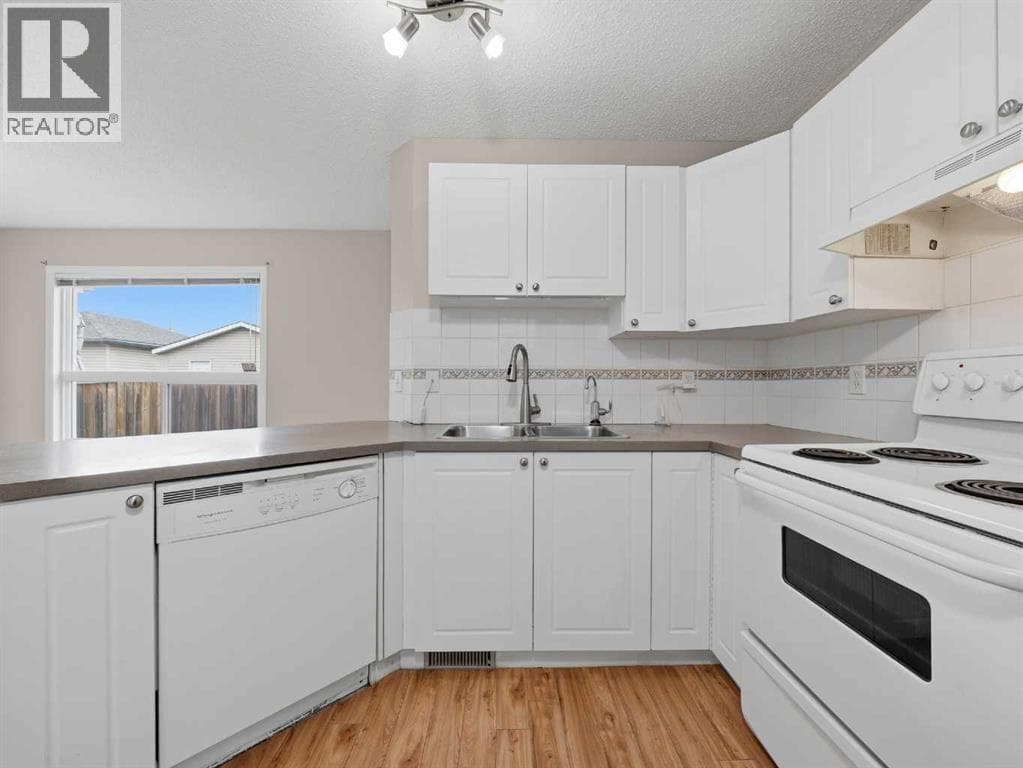128 Taradale Drive NE — photo 3