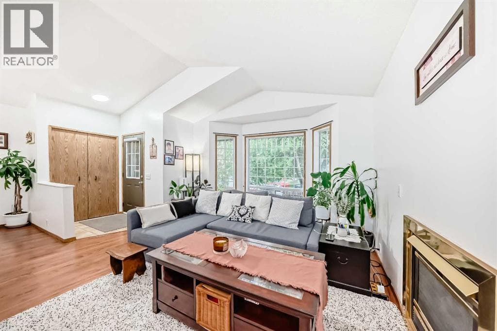 16 Martinridge Way — photo 4