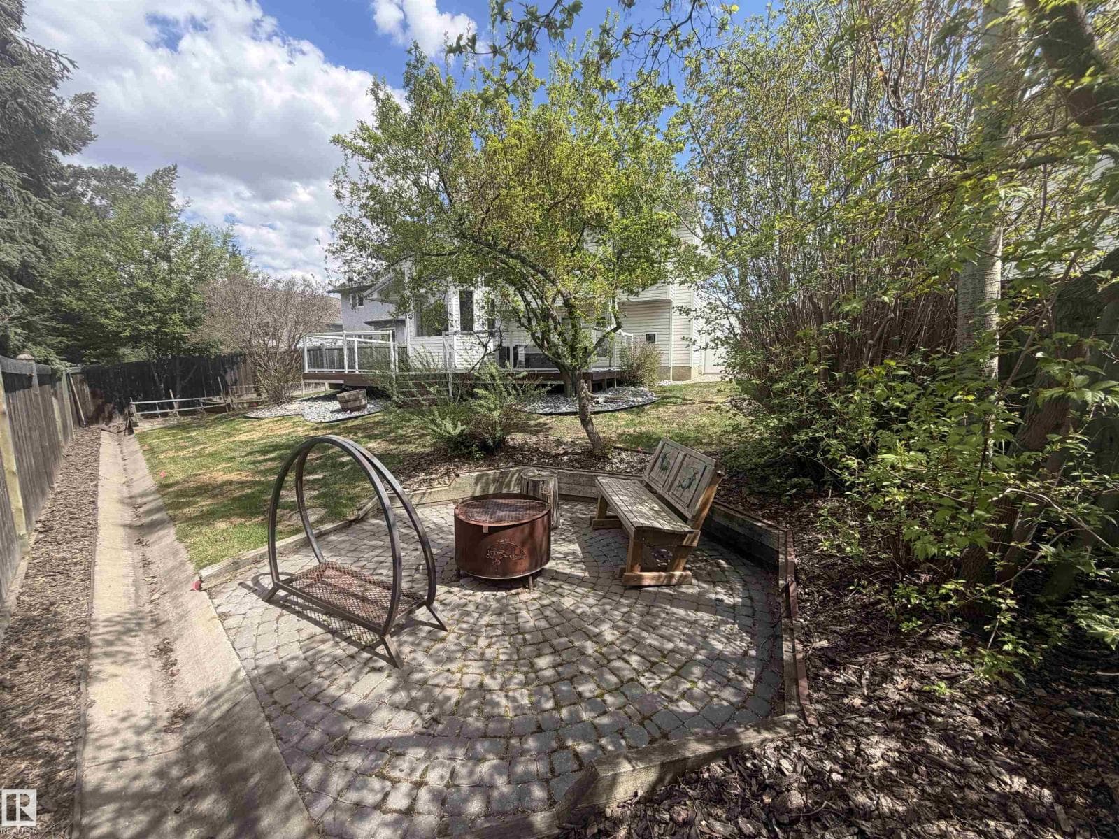 10 HARMONY PL — photo 4