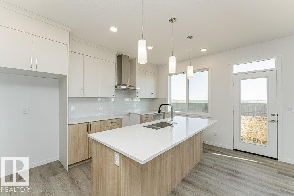 6298 180 AV NW — photo 3