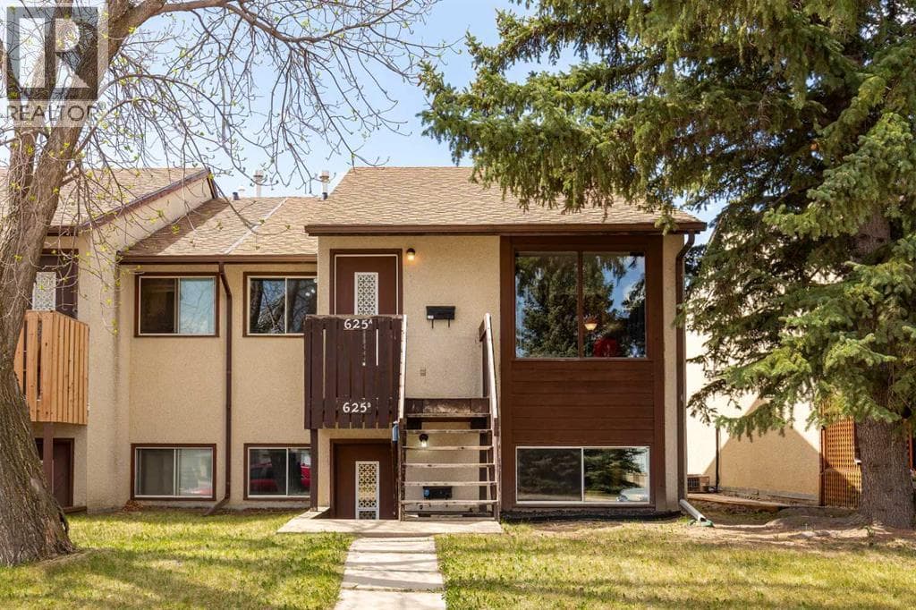 A&B, 625 Columbia Boulevard W