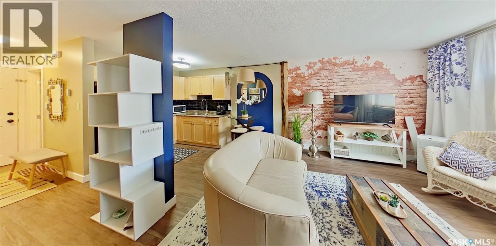 2 2358 Rae STREET — photo 2