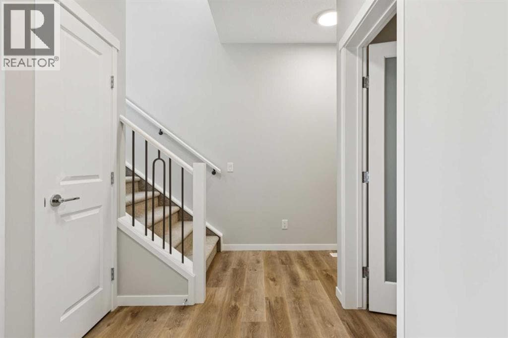 374 Hotchkiss Manor SE — photo 3