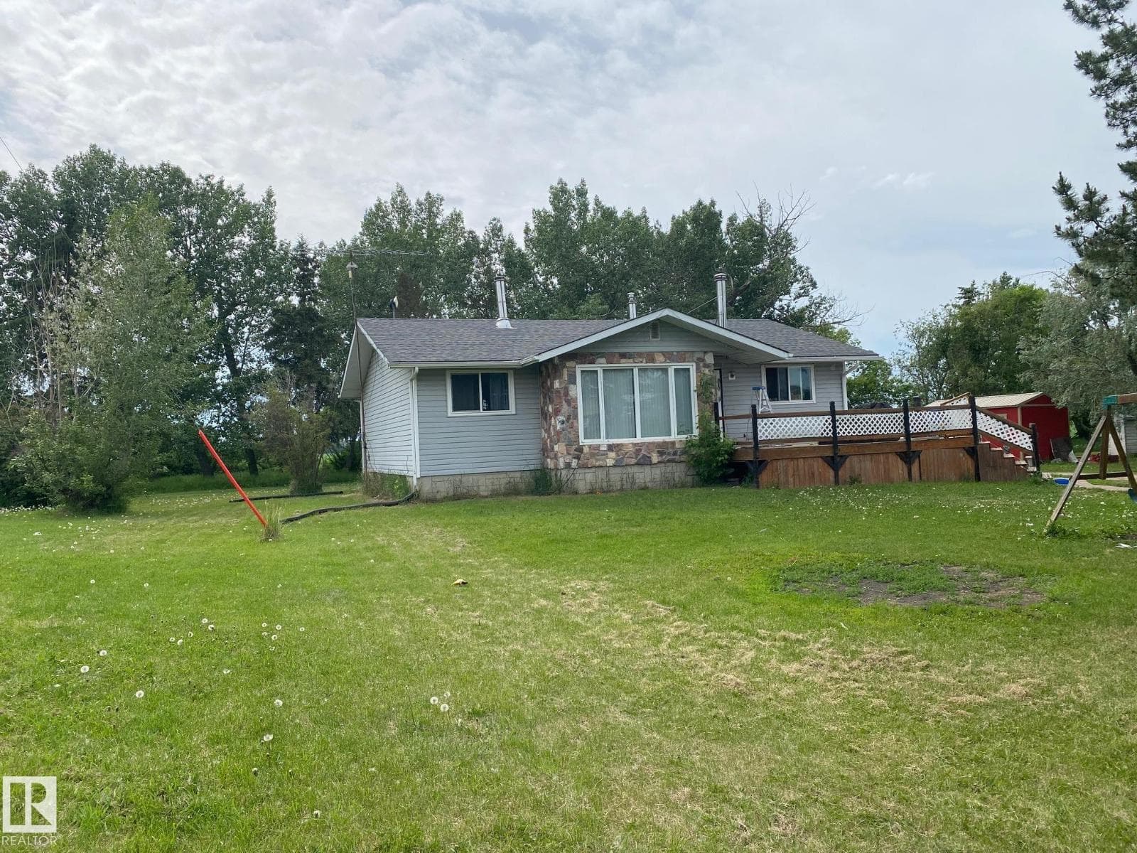 242028 TWP ROAD 452 — photo 4