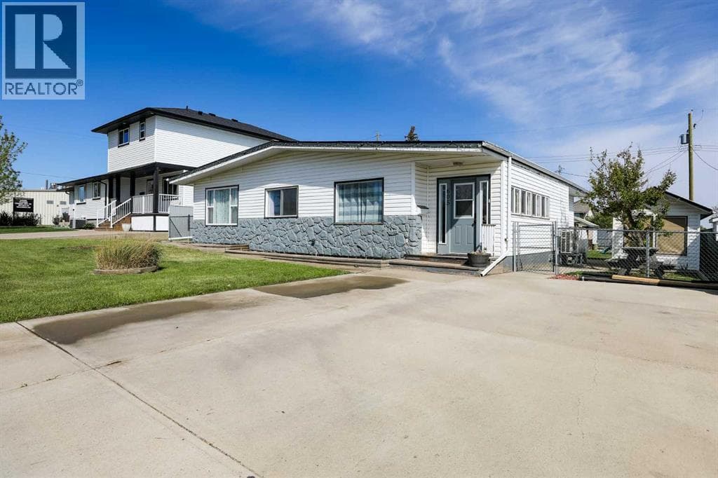 605 50 Avenue — photo 3