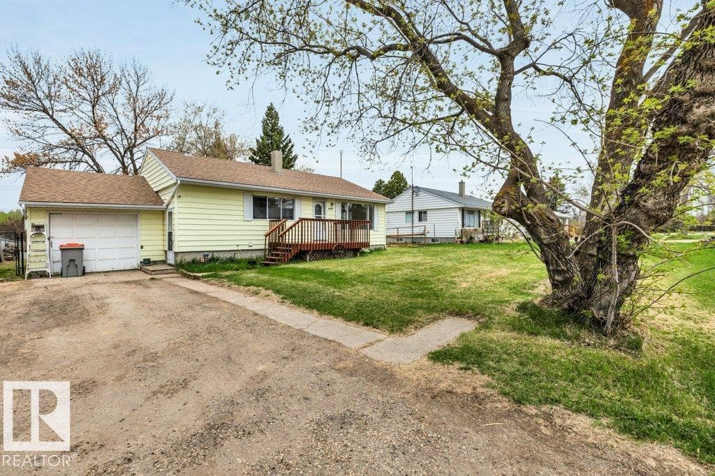 4809 32 St.