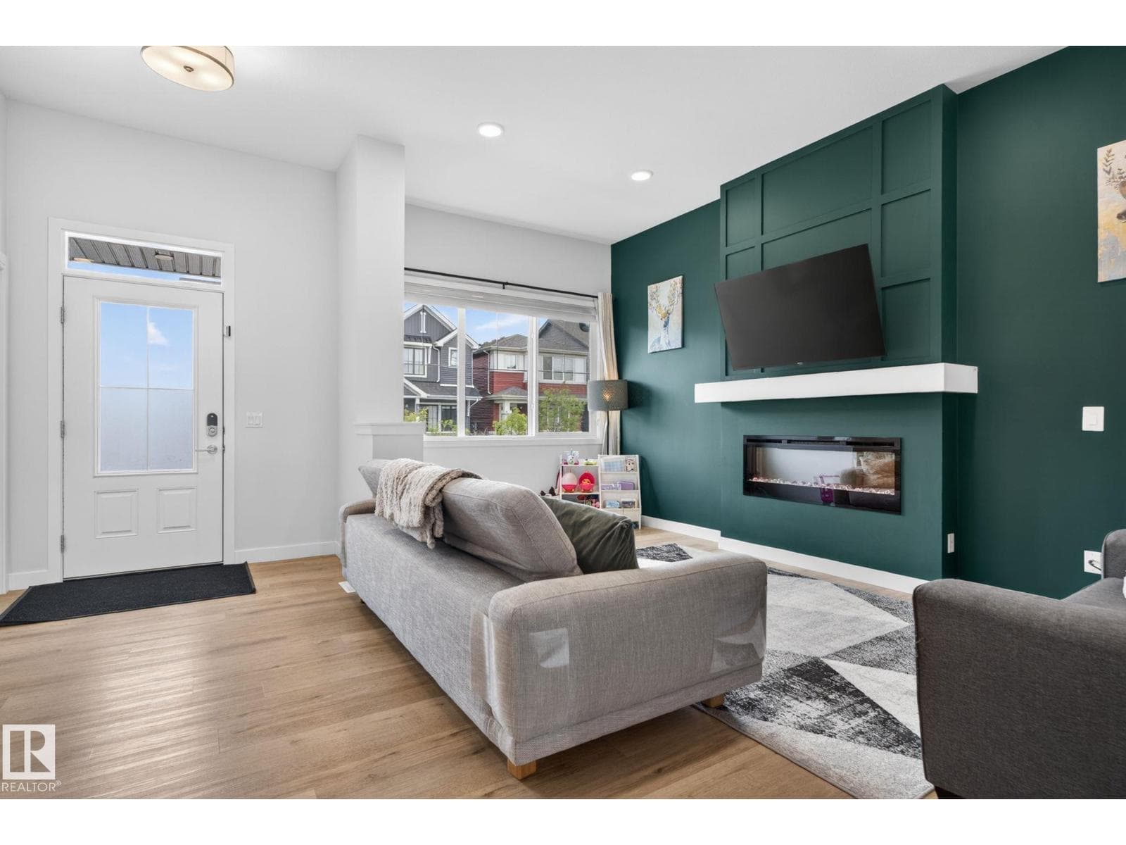 1544 PLUM CIRCLE CI SW — photo 3