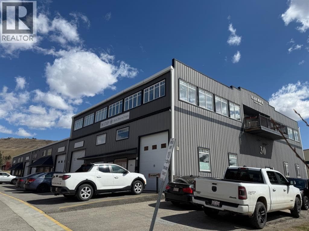 9, 30 Griffin Industrial Point — photo 2
