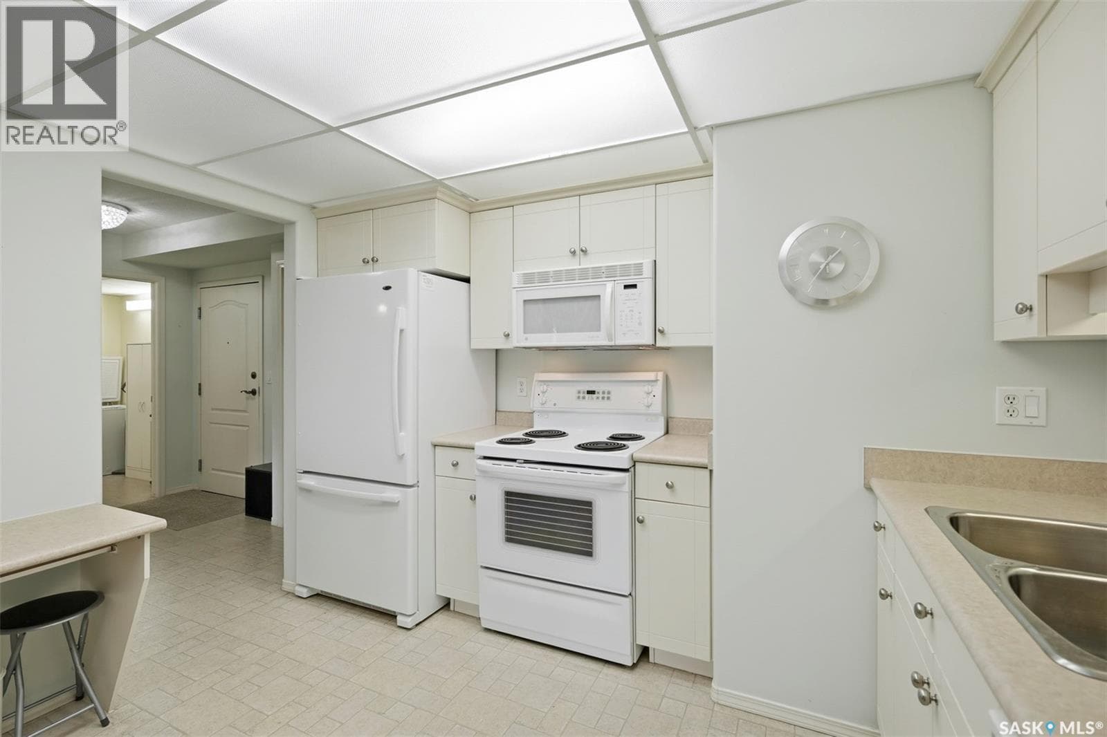 408 1622 ACADIA DRIVE — photo 4