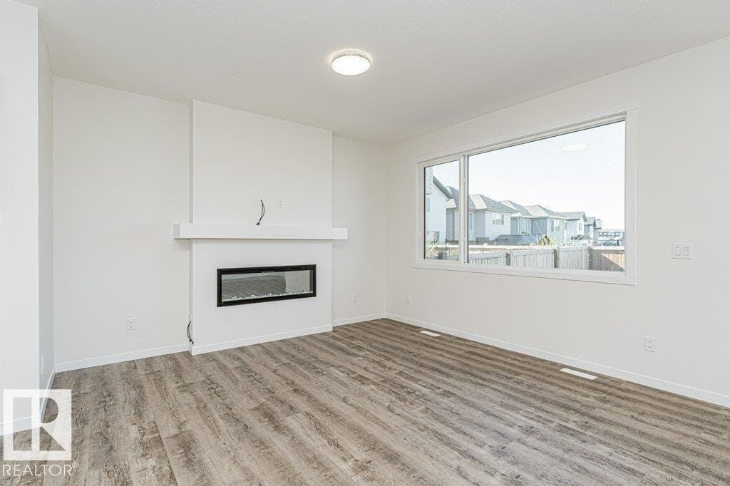 6271 180 AV NW — photo 4