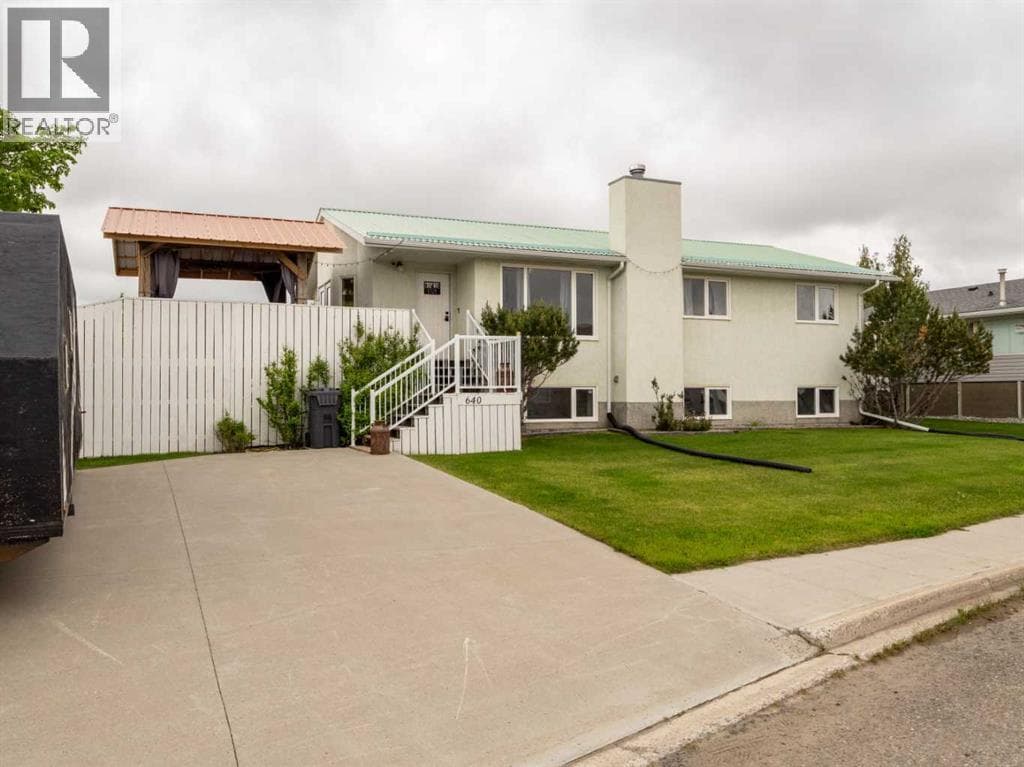 640 Tumbleweed Avenue — photo 2