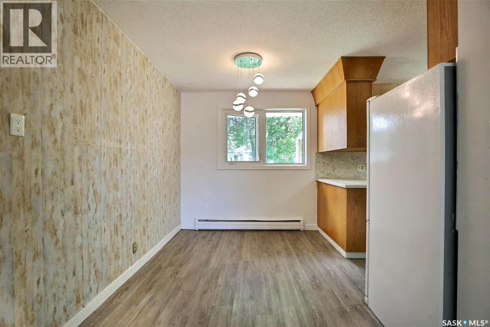 243 Smith STREET N — photo 5