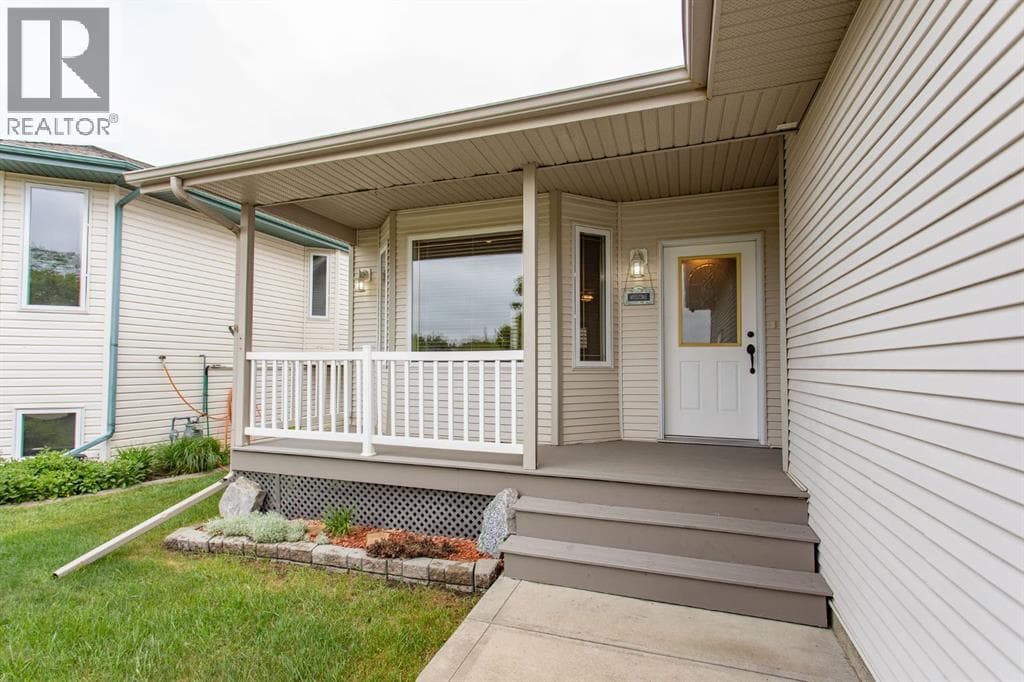 189 Lampard Crescent — photo 2