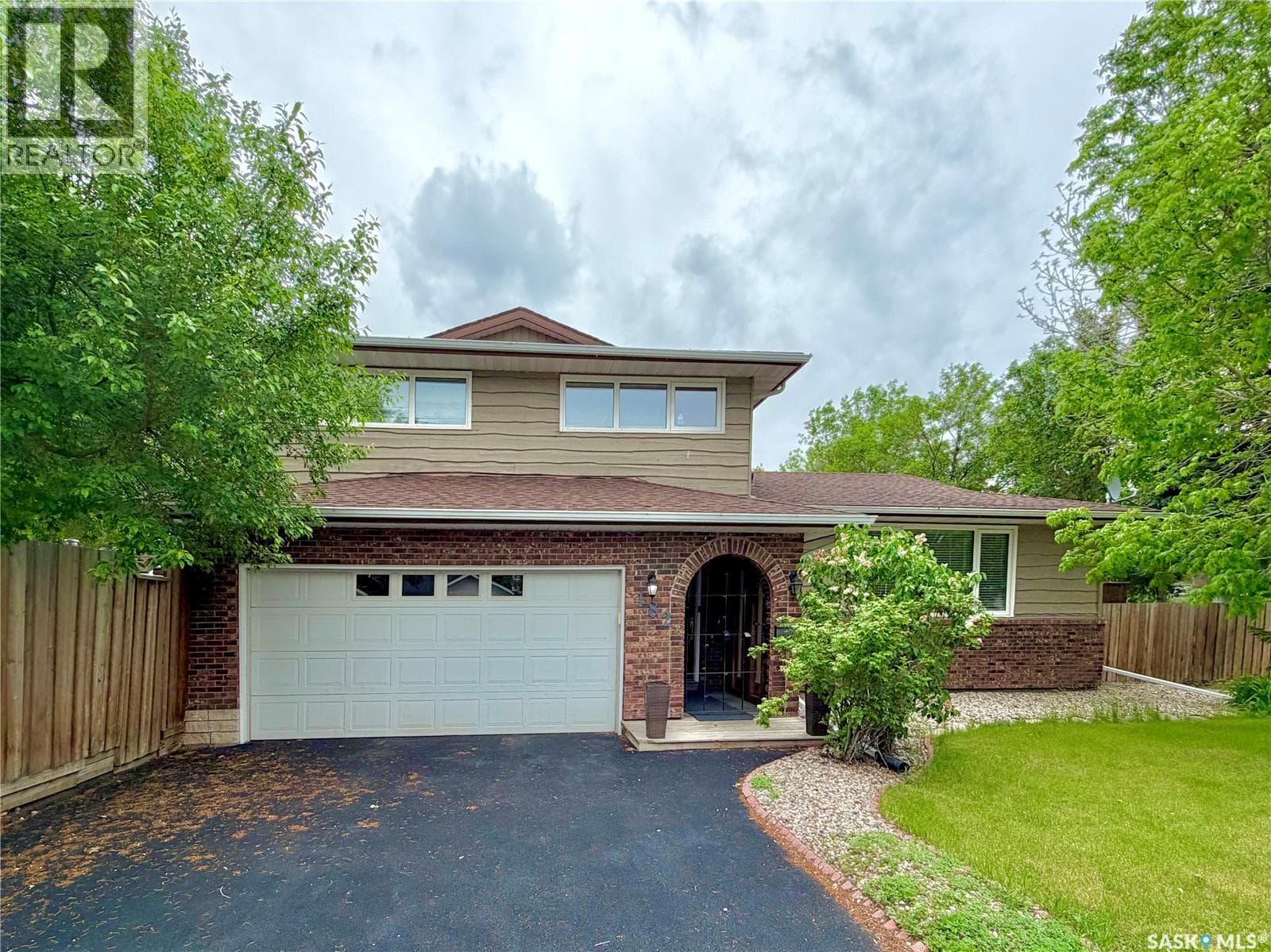 182 Lincoln DRIVE