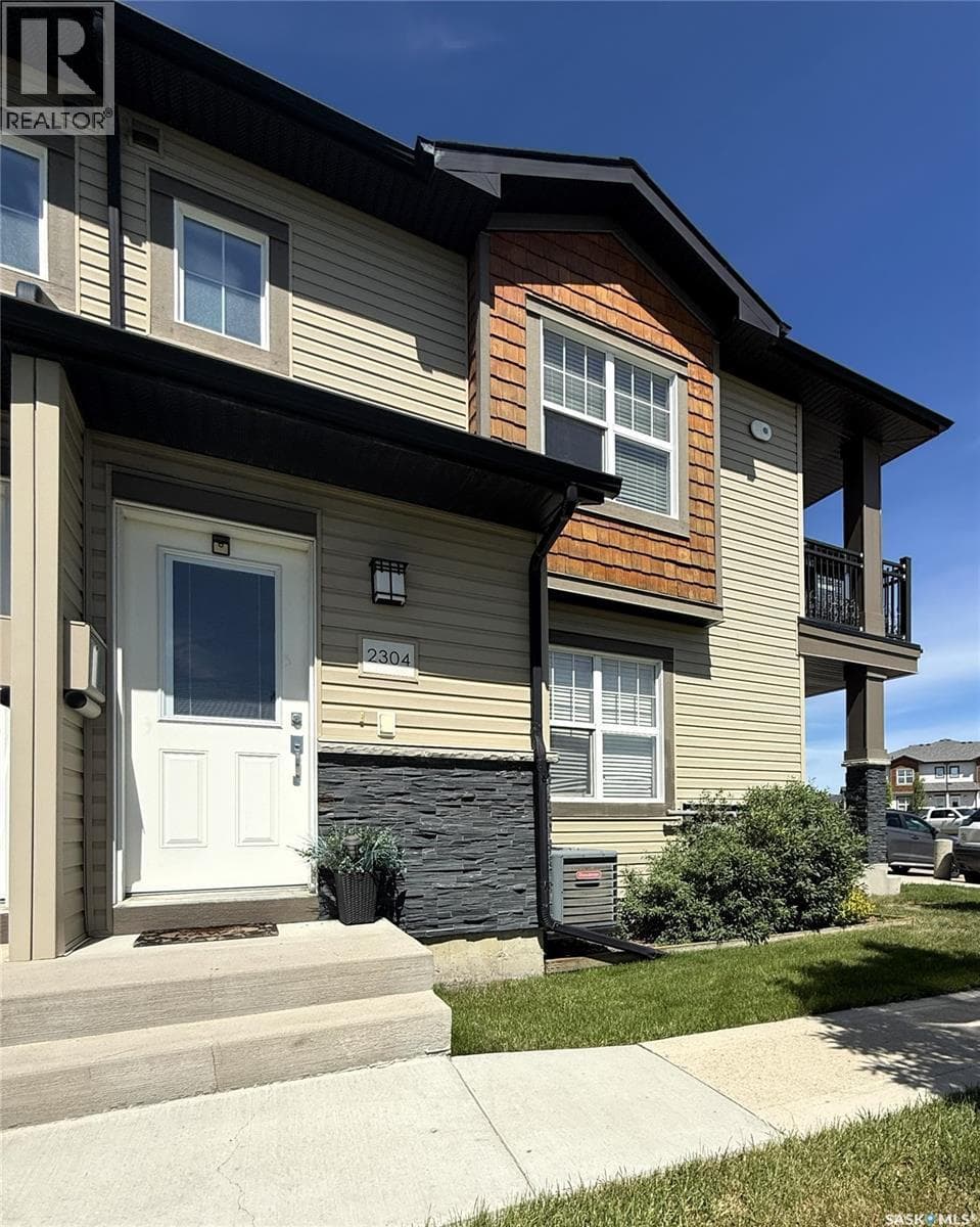 2304 1015 Patrick CRESCENT
