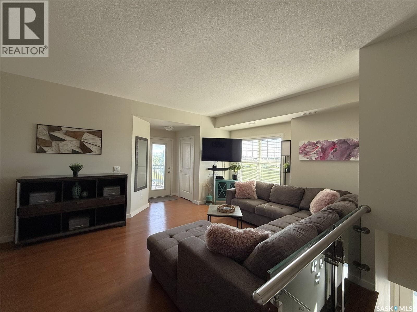 2304 1015 Patrick CRESCENT — photo 4