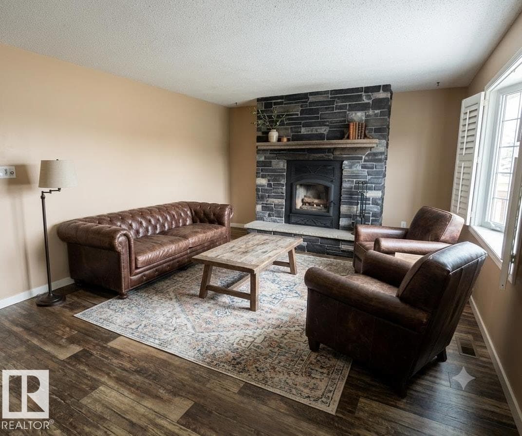 4712 49 AV — photo 3