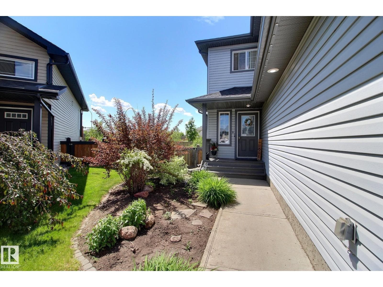 19 Huxley CV — photo 5