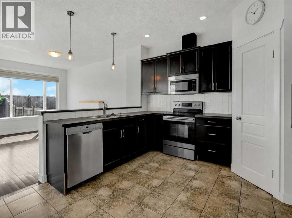 14915 102a Street — photo 4