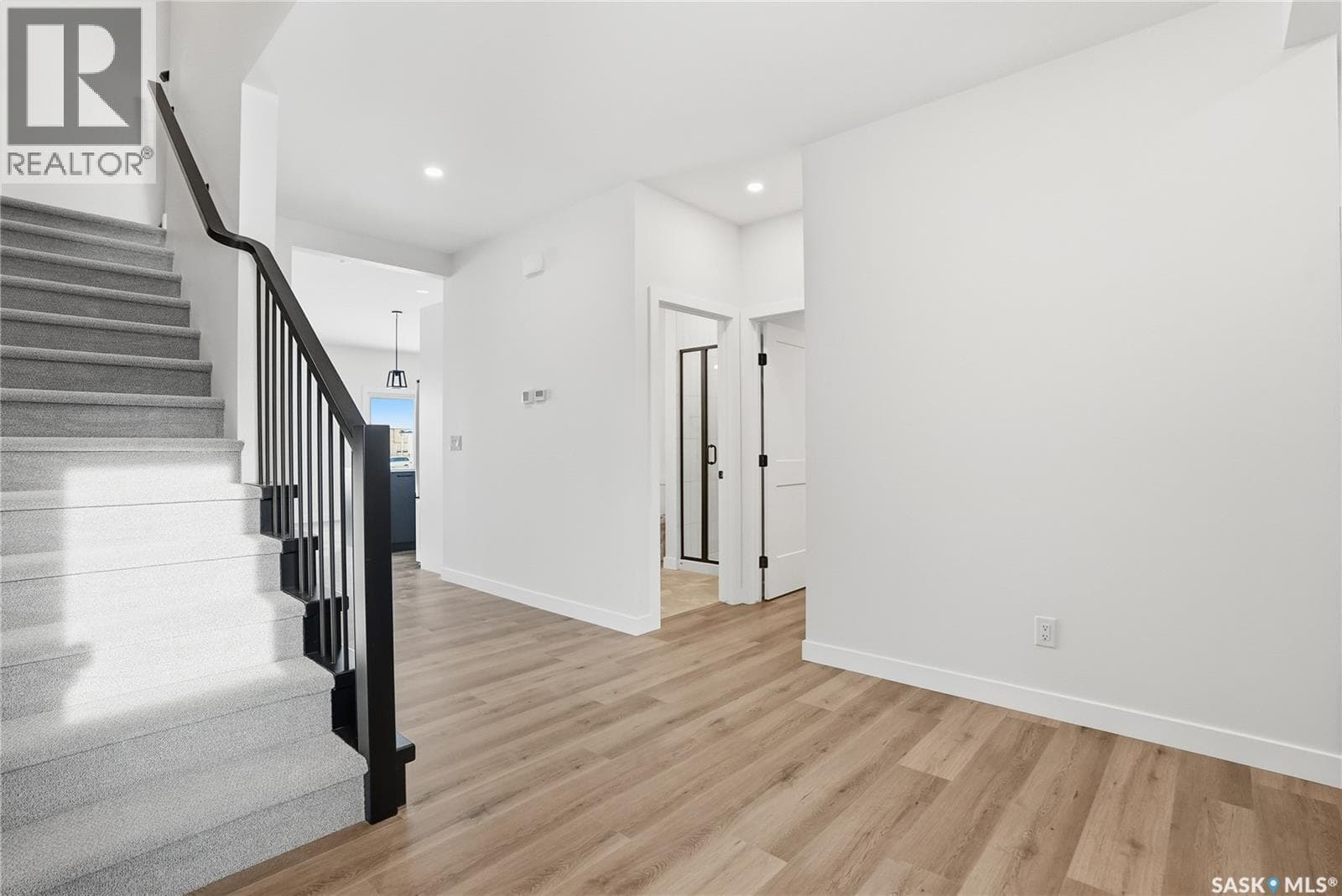 211 Sharma LANE — photo 4