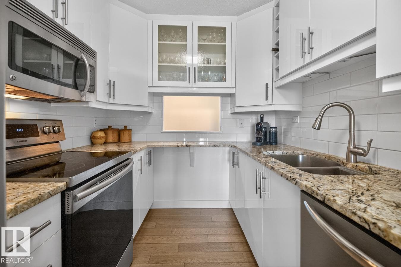 #602 12303 JASPER AV NW — photo 3