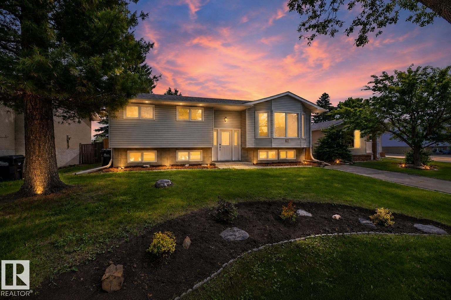 82 Rosewood DR