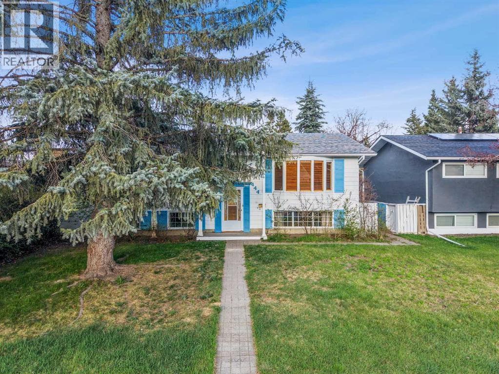 444 Woodland Crescent SE — photo 3