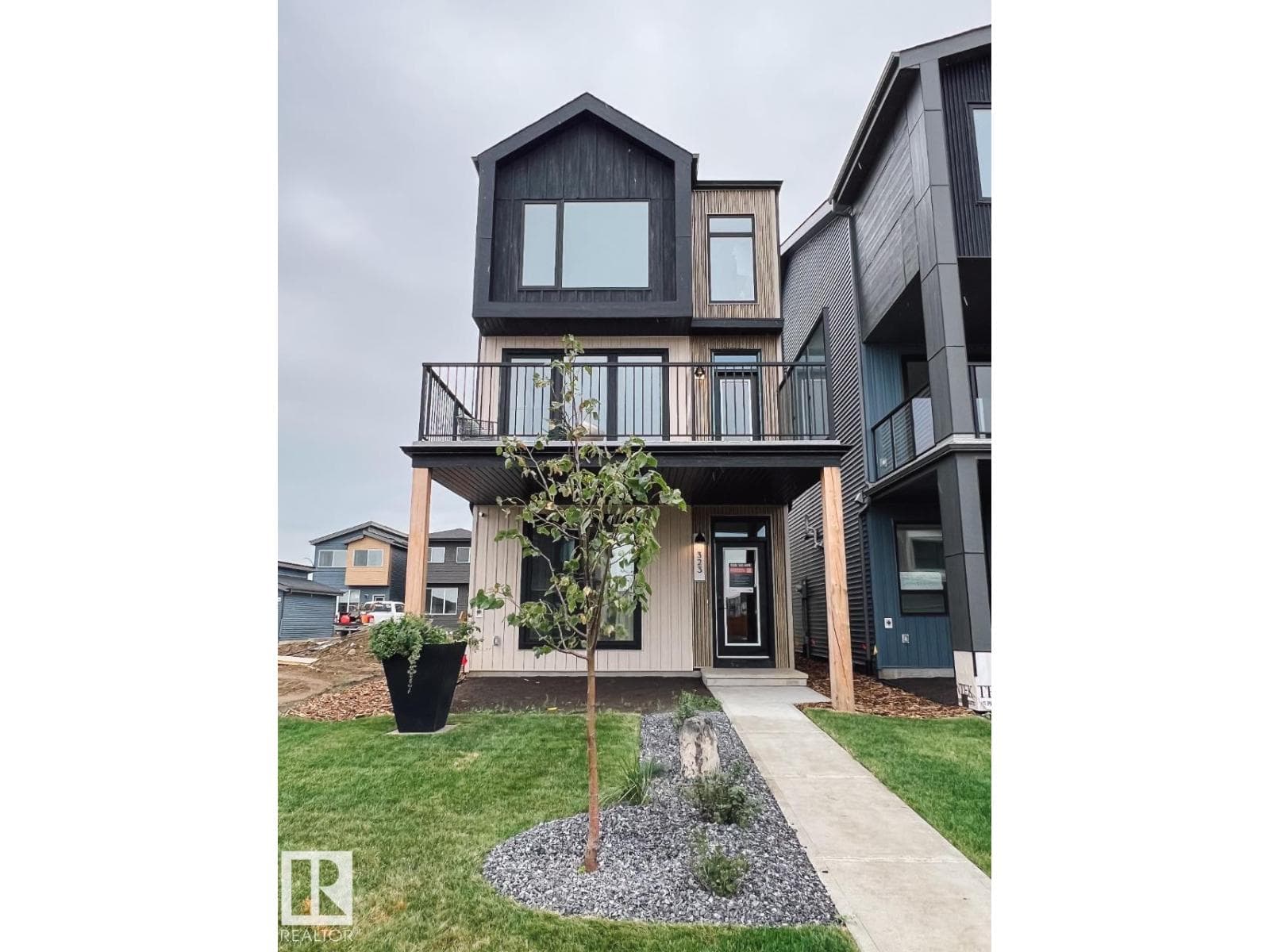 88 Devonshire DR