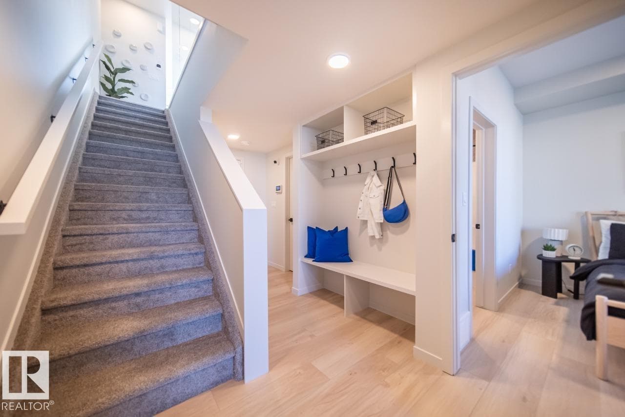 88 Devonshire DR — photo 3