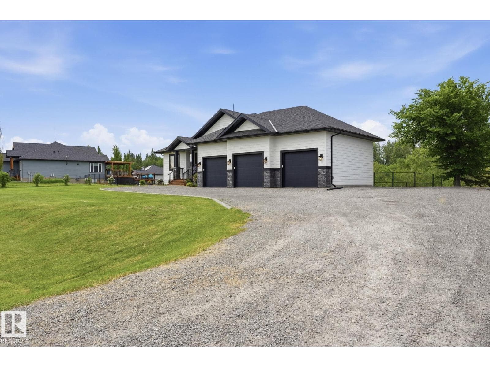 2033 Spring Lake DR — photo 4