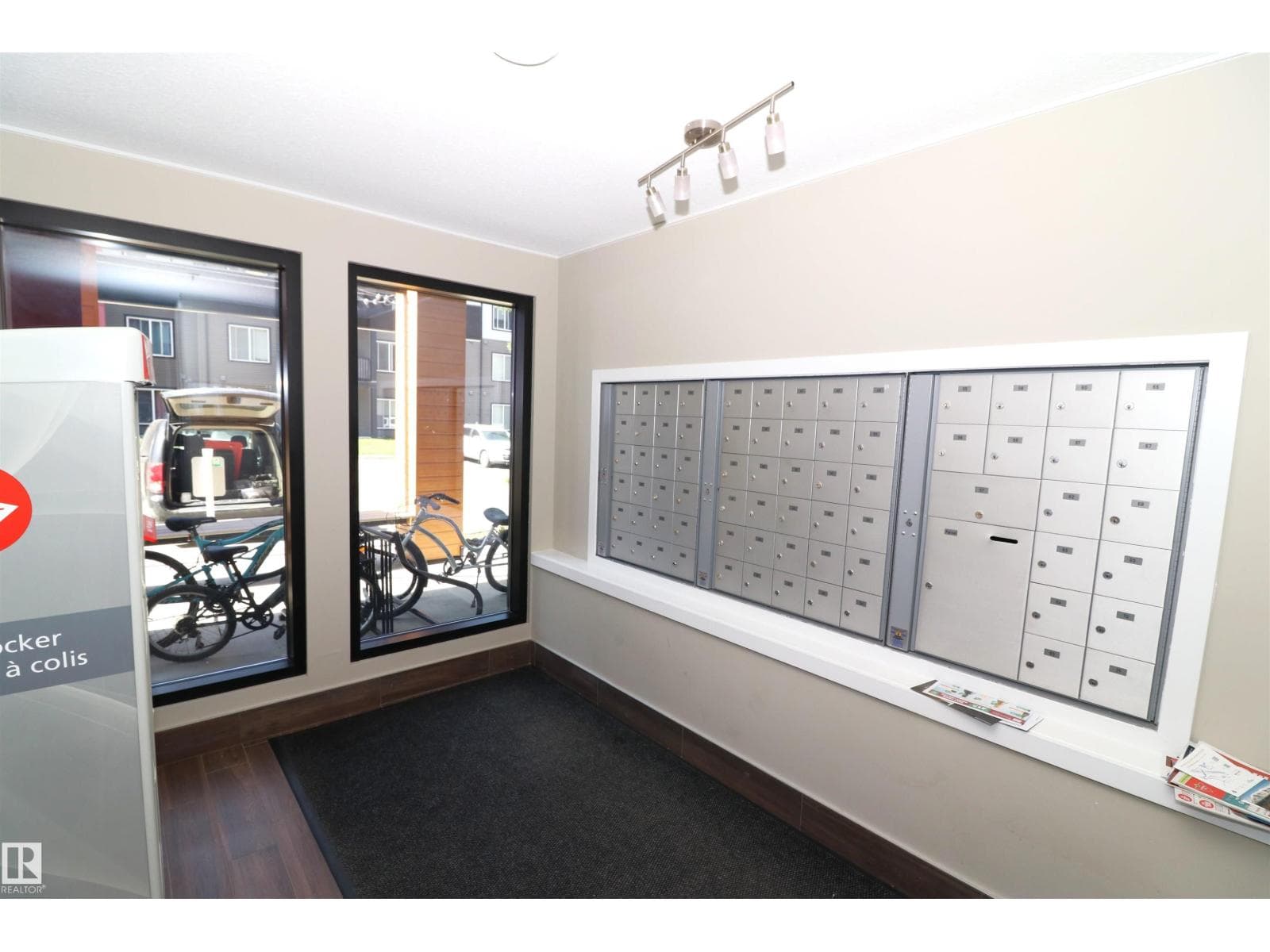 #202 340 WINDERMERE RD NW — photo 3