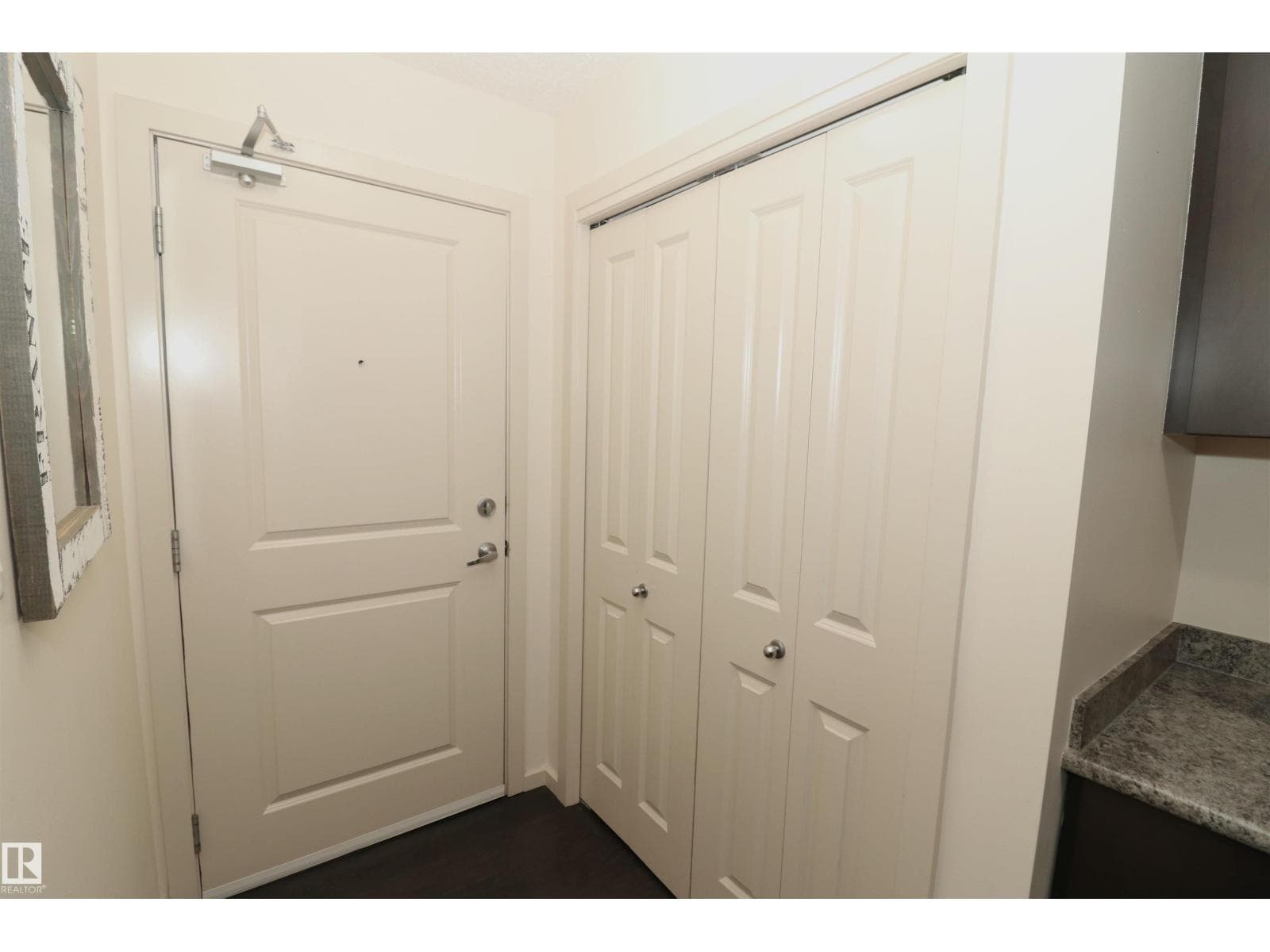 #202 340 WINDERMERE RD NW — photo 5