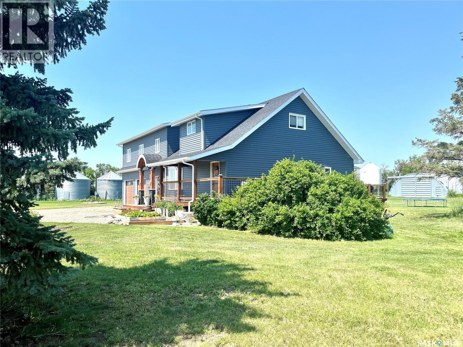 Howe Acres — photo 2