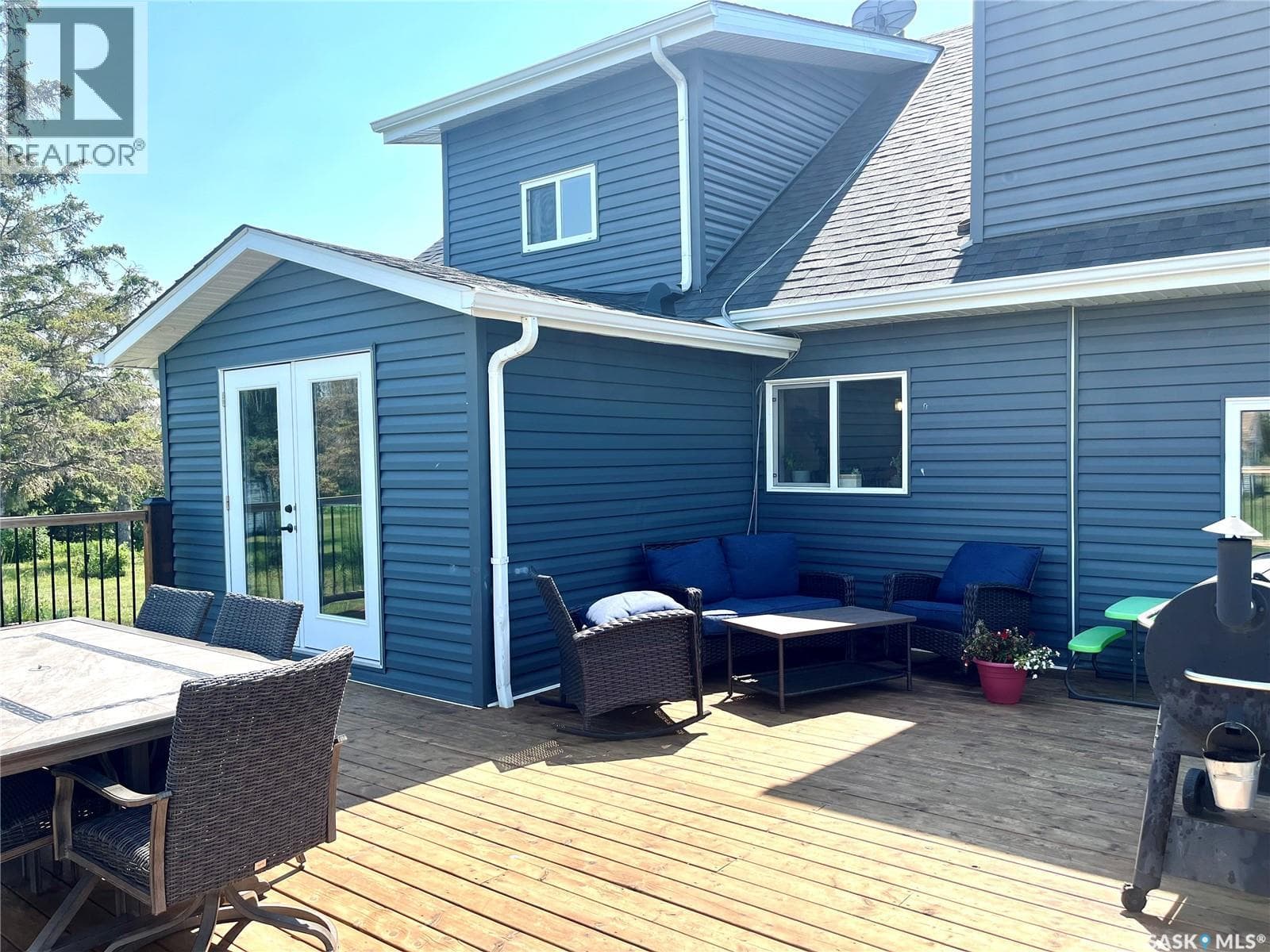 Howe Acres — photo 4