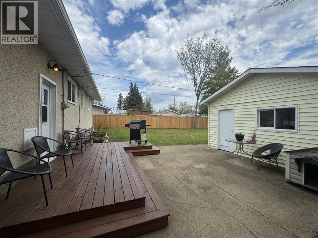 4617 61 Street — photo 3