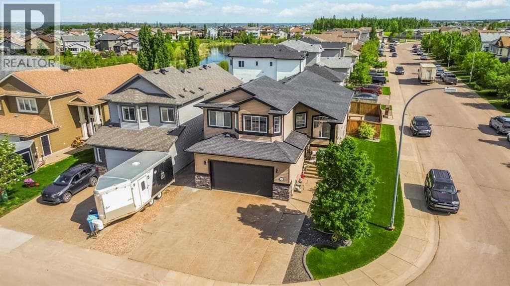 209 FIREWEED Crescent — photo 3