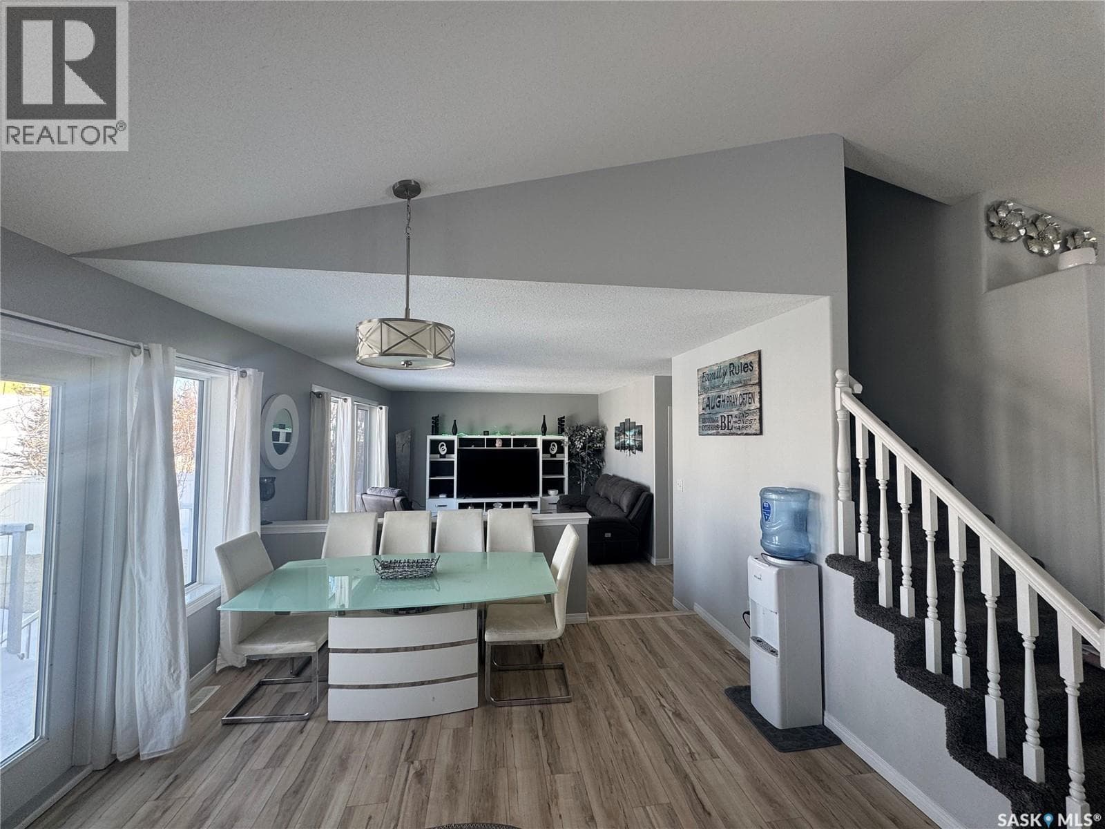 509 Meadow ROAD — photo 3
