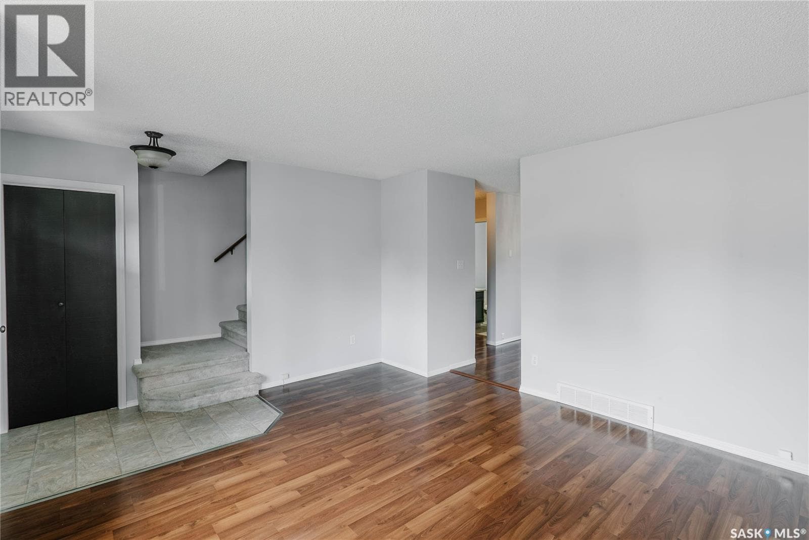 758 Lenore DRIVE — photo 5