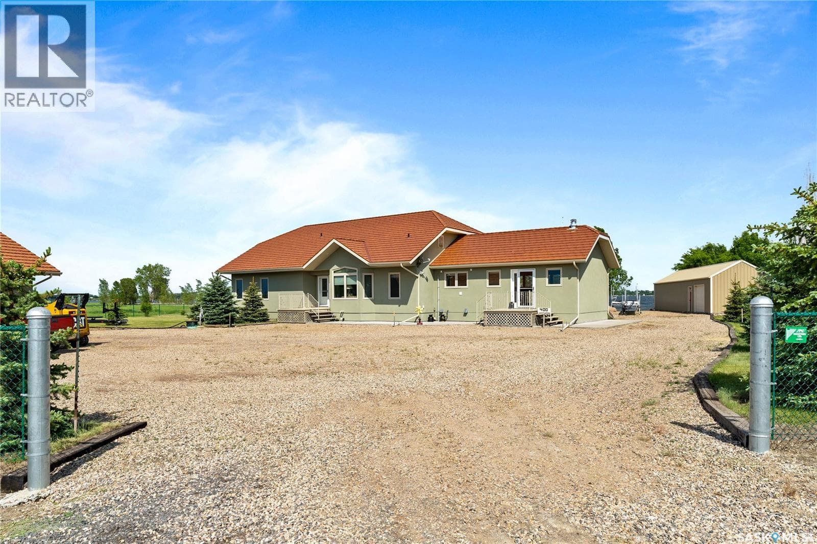 400 Lakeshore DRIVE — photo 2