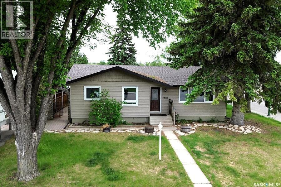 1369 East CENTRE — photo 4